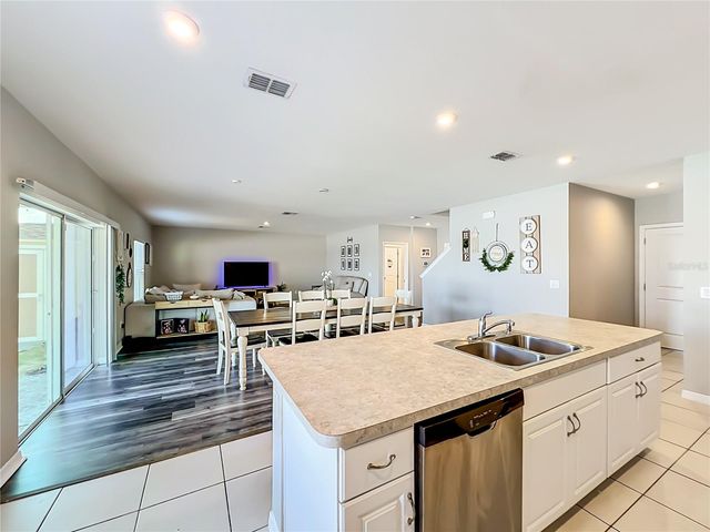 405 KESTREL DRIVE, Groveland, FL 34736