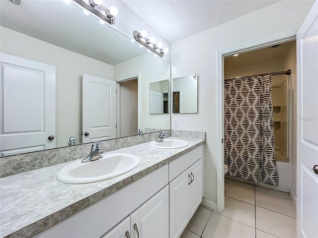 405 KESTREL DRIVE, Groveland, FL 34736