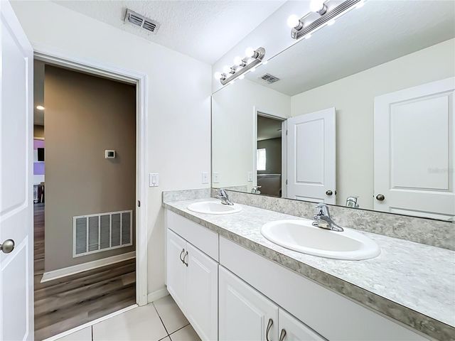405 KESTREL DRIVE, Groveland, FL 34736