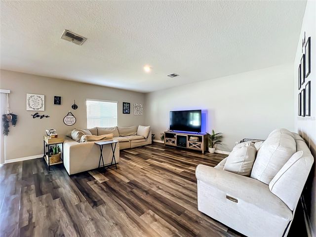 405 KESTREL DRIVE, Groveland, FL 34736