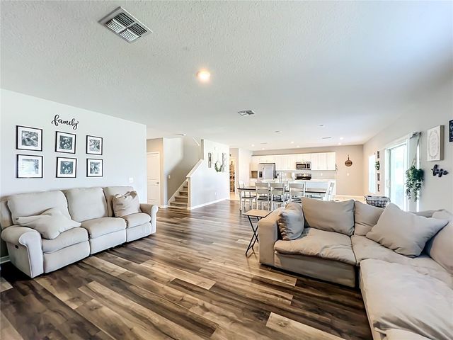 405 KESTREL DRIVE, Groveland, FL 34736