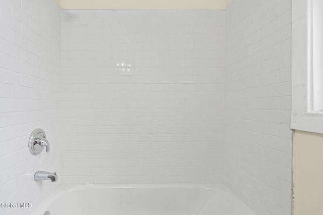 902 Park Avenue, Albany, NY 12208