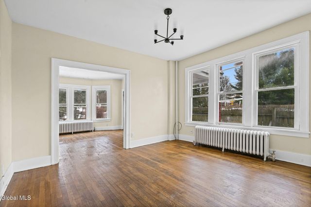 902 Park Avenue, Albany, NY 12208