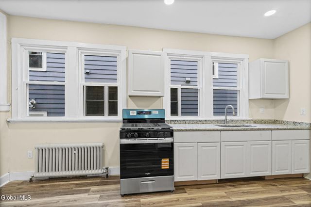 902 Park Avenue, Albany, NY 12208