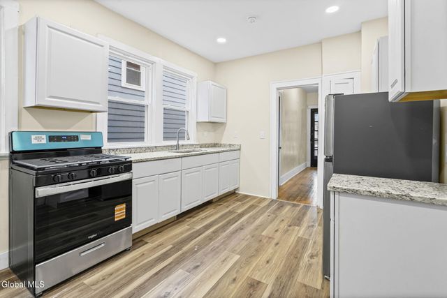 902 Park Avenue, Albany, NY 12208