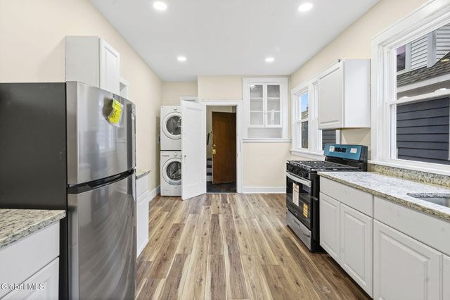 902 Park Avenue, Albany, NY 12208