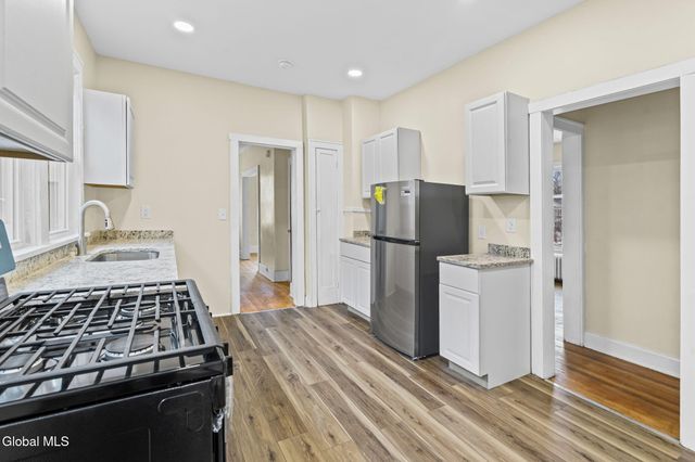 902 Park Avenue, Albany, NY 12208