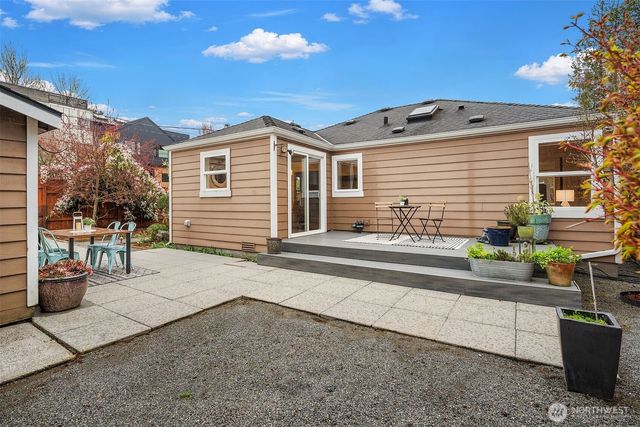 4402 31st Avenue W, Seattle, WA 98199