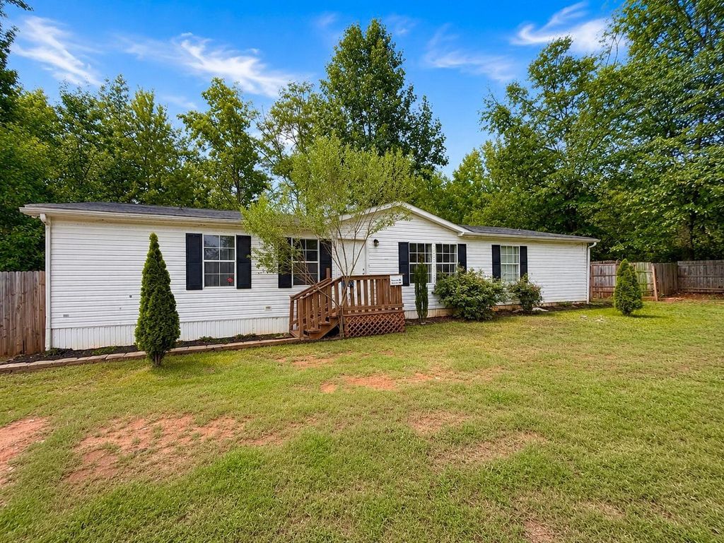 118 Lockman Street, Inman, SC 29349