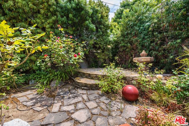 6074 W 75th Place, Los Angeles, CA 90045