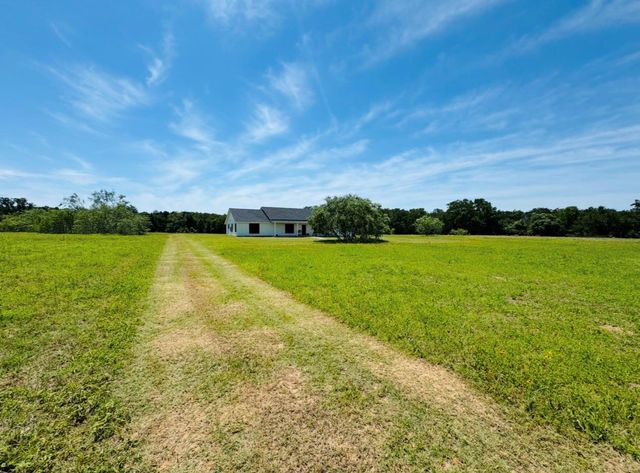 1294 Private Road 7037, Lexington, TX 78947