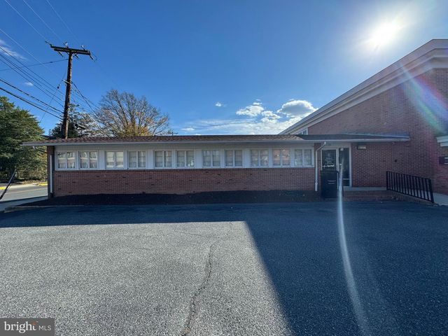 30 E DIVISION ST, Dover, DE 19901