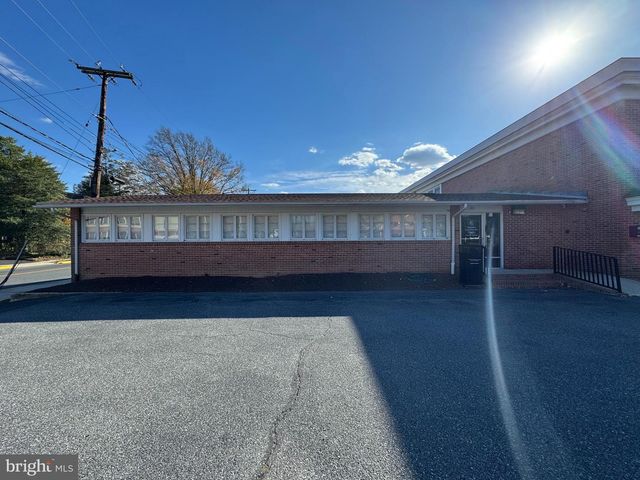 30 E DIVISION ST, Dover, DE 19901