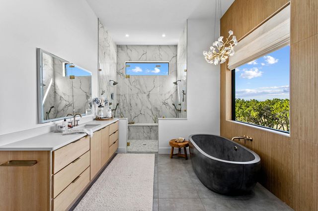 400 Medlin Creek LOOP, Dripping Springs, TX 78620