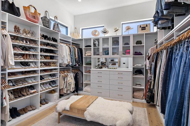 400 Medlin Creek LOOP, Dripping Springs, TX 78620