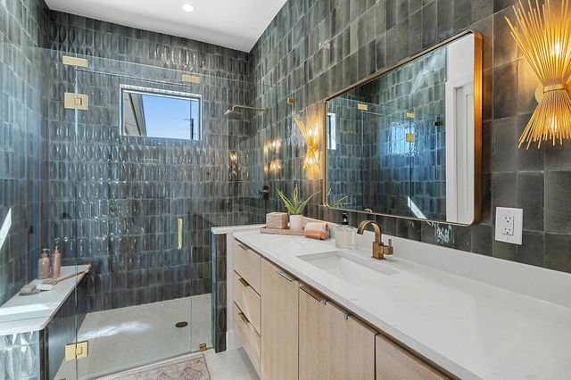 400 Medlin Creek LOOP, Dripping Springs, TX 78620