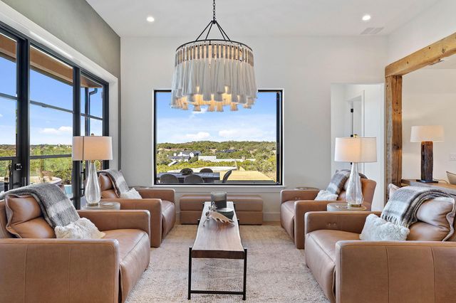 400 Medlin Creek LOOP, Dripping Springs, TX 78620