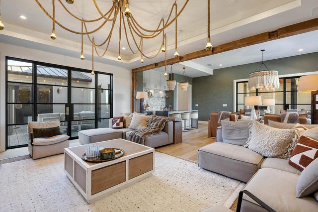 400 Medlin Creek LOOP, Dripping Springs, TX 78620