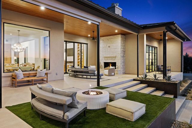 400 Medlin Creek LOOP, Dripping Springs, TX 78620