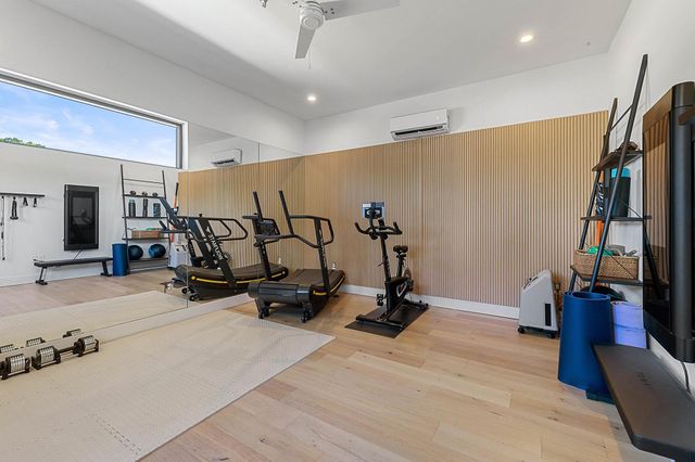 400 Medlin Creek LOOP, Dripping Springs, TX 78620