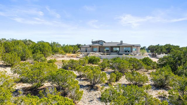 400 Medlin Creek LOOP, Dripping Springs, TX 78620