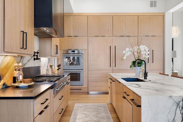 400 Medlin Creek LOOP, Dripping Springs, TX 78620