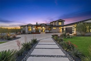 400 Medlin Creek LOOP, Dripping Springs, TX 78620