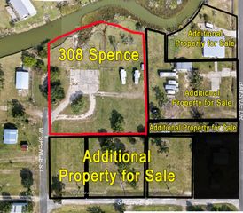 308 Spence Drive, Anahuac, TX 77514