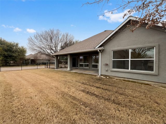 9700 Pinewood Drive, Denton, TX 76207