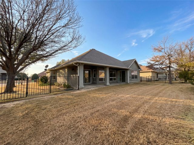 9700 Pinewood Drive, Denton, TX 76207