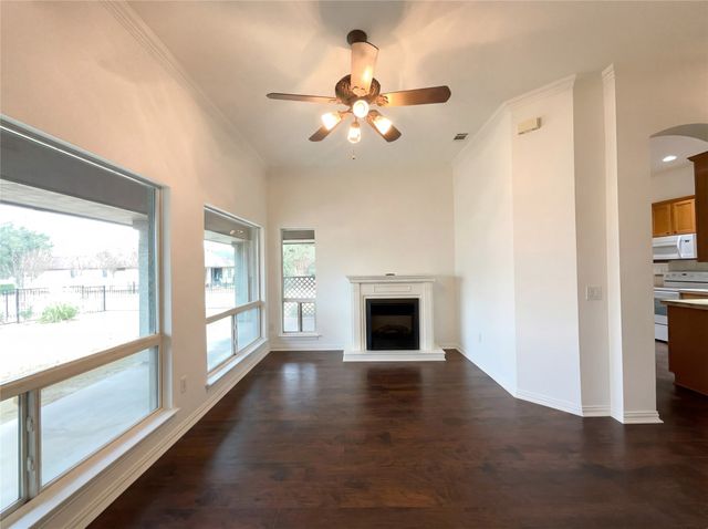 9700 Pinewood Drive, Denton, TX 76207