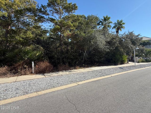 424 Lakefront Drive, Panama City Beach, FL 32413