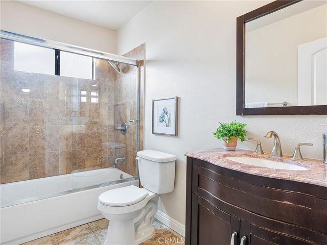 635 E Elmwood Avenue 203, Burbank, CA 91501