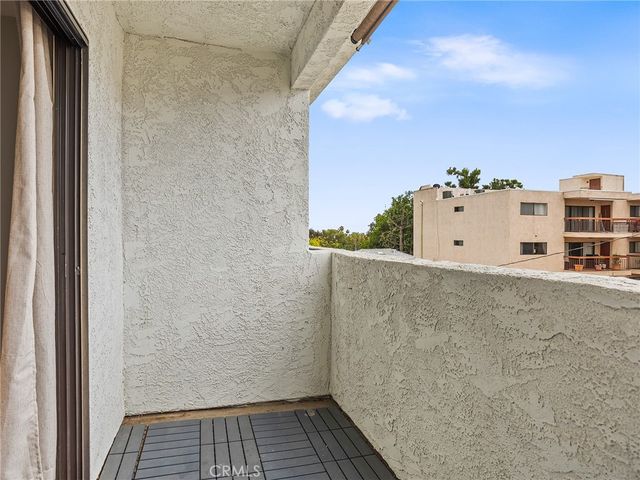635 E Elmwood Avenue 203, Burbank, CA 91501