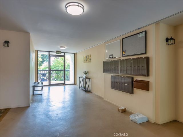 635 E Elmwood Avenue 203, Burbank, CA 91501