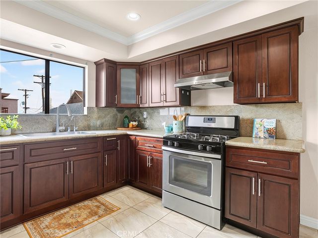 635 E Elmwood Avenue 203, Burbank, CA 91501
