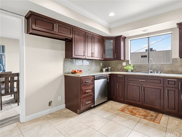 635 E Elmwood Avenue 203, Burbank, CA 91501