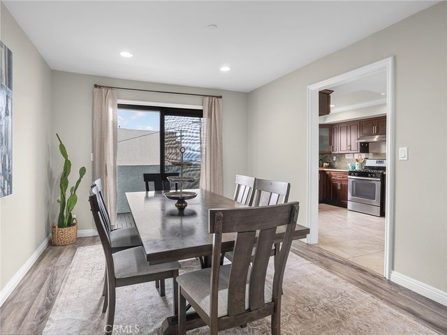 635 E Elmwood Avenue 203, Burbank, CA 91501