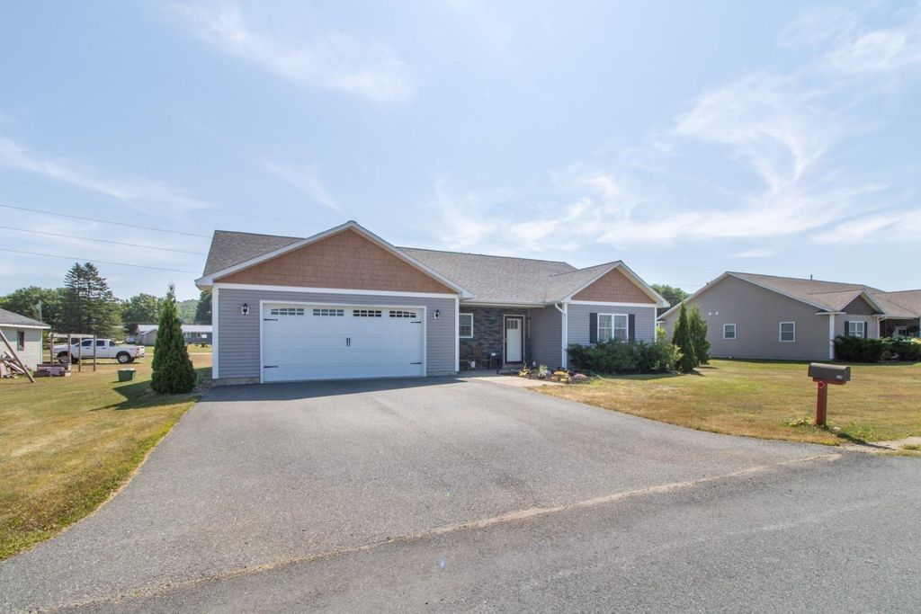 274 Dashner Circle, Derby, VT 05830