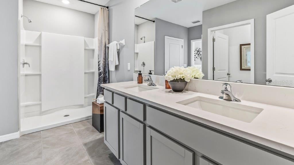 Image 8 of property listing at 17811 ACORN DROP ROAD, Land O Lakes, FL 34638