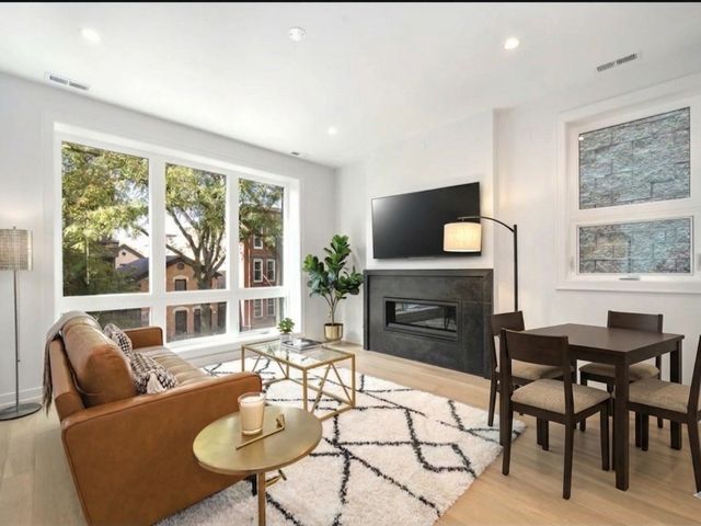 867 N Marshfield Avenue 2, Chicago, IL 60622