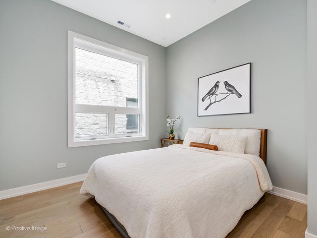 867 N Marshfield Avenue 2, Chicago, IL 60622