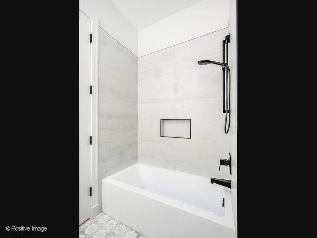 867 N Marshfield Avenue 2, Chicago, IL 60622