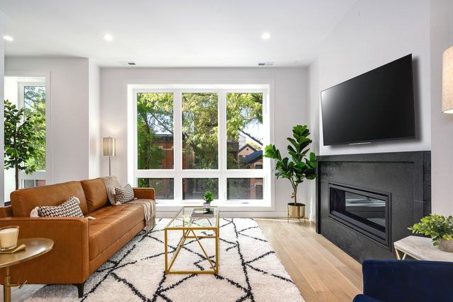 867 N Marshfield Avenue 2, Chicago, IL 60622