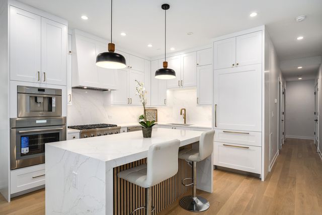 867 N Marshfield Avenue 2, Chicago, IL 60622