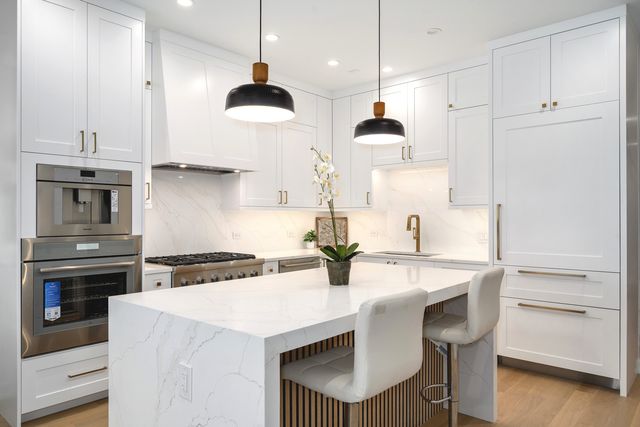 867 N Marshfield Avenue 2, Chicago, IL 60622