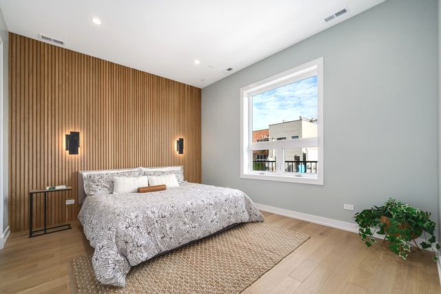 867 N Marshfield Avenue 2, Chicago, IL 60622