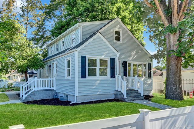 863 Prospect Avenue, Westbury, NY 11590