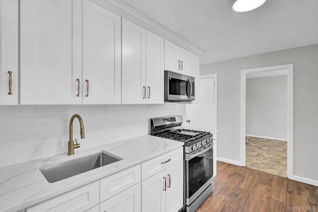 863 Prospect Avenue, Westbury, NY 11590