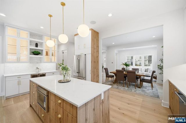 20 Hampton Terrace, Livingston, NJ 07039